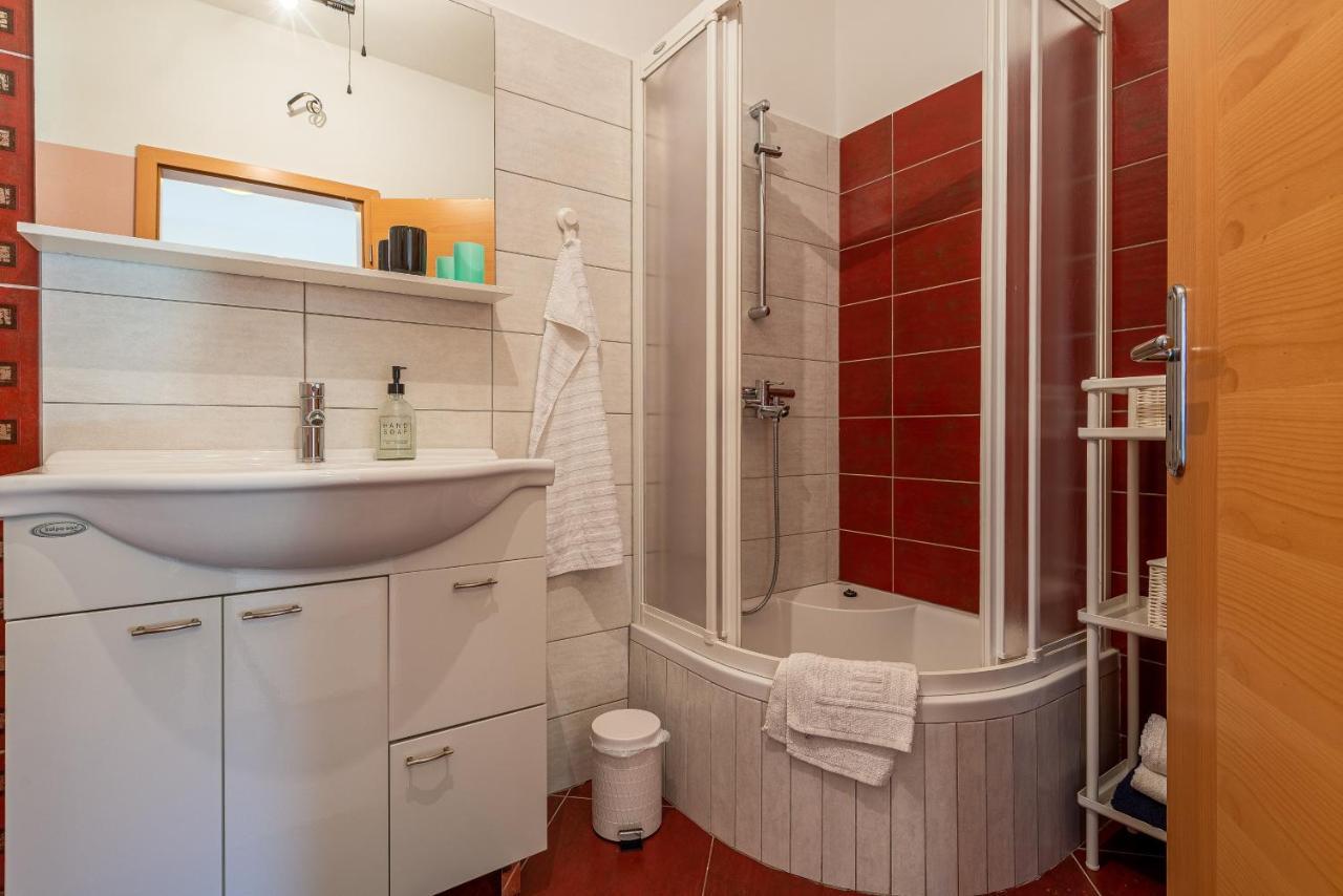 Apartment Brgacelj Kali Extérieur photo